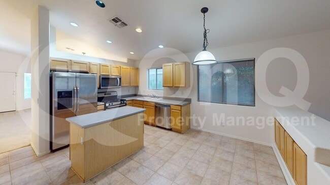 Building Photo - 6936 W Sauceda Dr