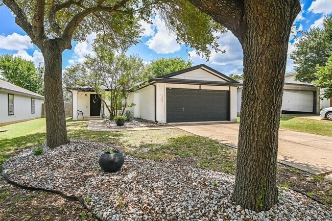 Building Photo - 200 Brentwood Dr