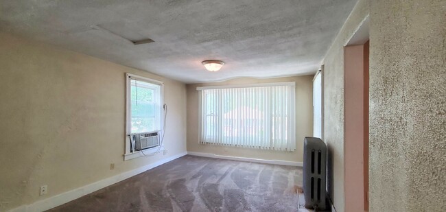 Building Photo - 414 Oneida St
