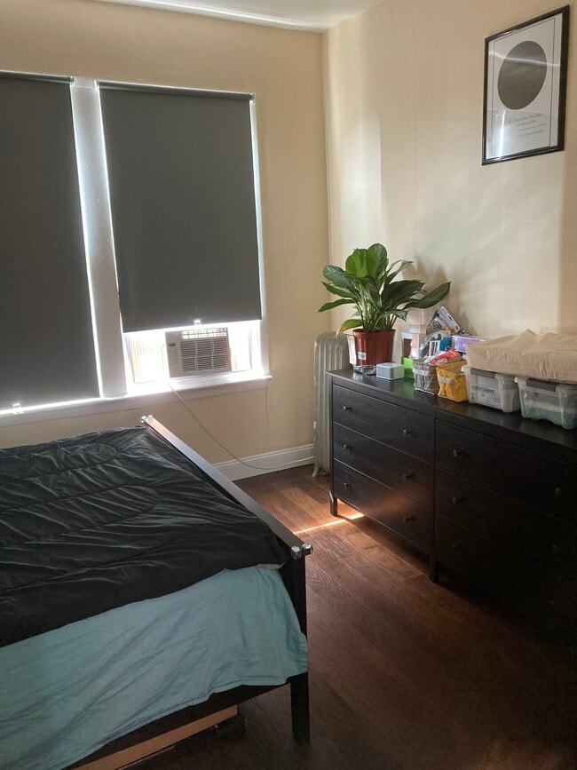 Bedroom - 516 67th St