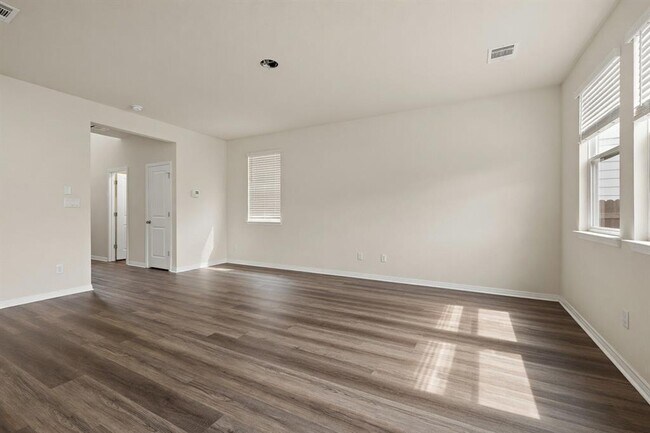 Foto del edificio - 129 Greenway Ln