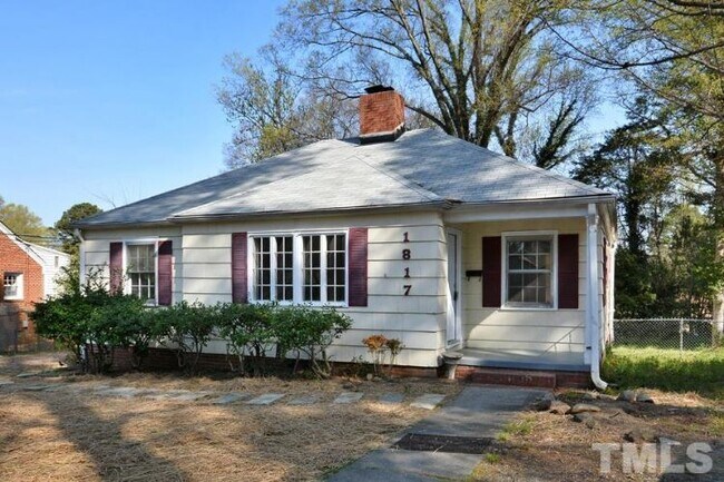 Building Photo - 1817 Hillcrest Dr