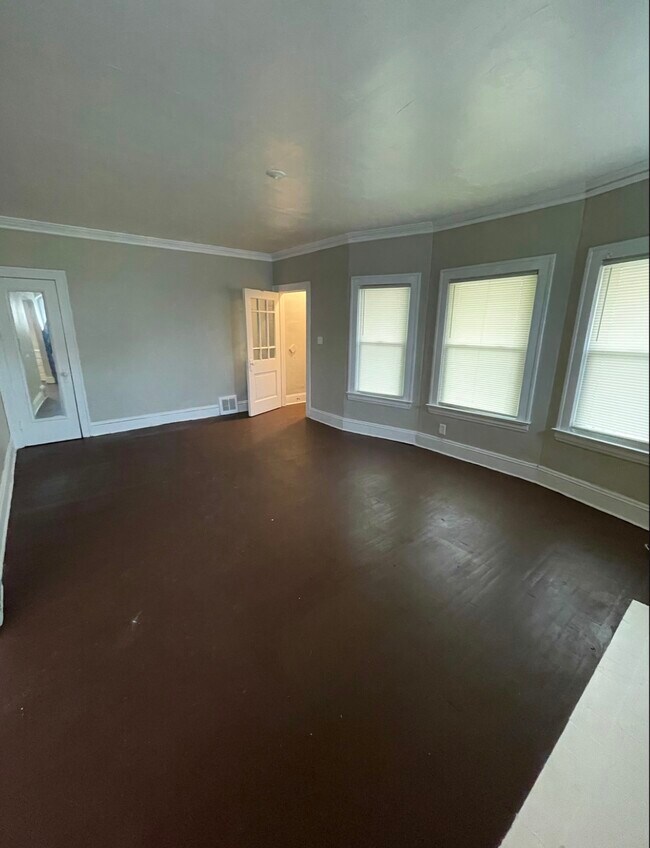 Foto del edificio - 3736 E 153rd St