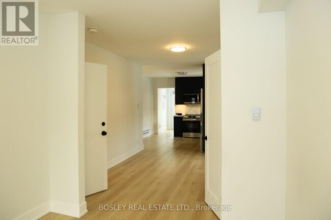 Photo du bâtiment - 214 Simpson Ave