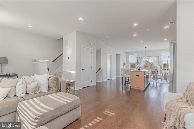 Foto del edificio - 802 Hoopes Ln