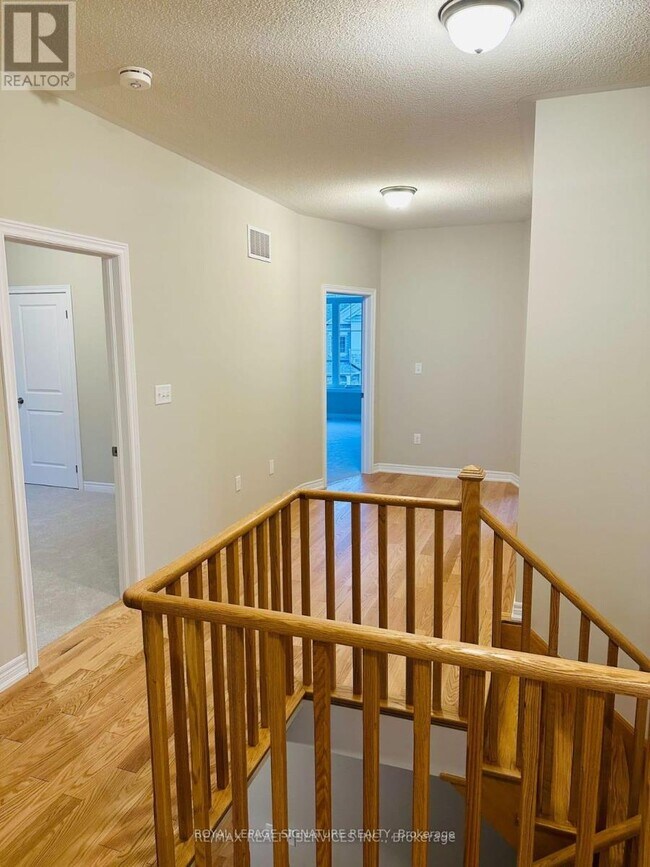 Building Photo - 267 Thornbush Blvd