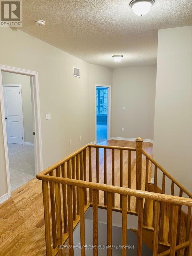 Building Photo - 267 Thornbush Blvd