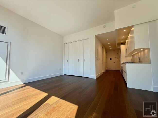 Building Photo - East 44th Street