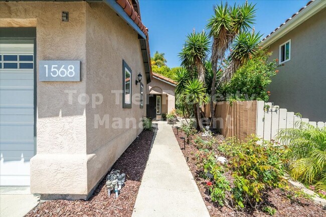 Foto del edificio - ***Beautiful 3 bed / 2.5 bath / 1,975 sqft House in the Vista/Shadowridge Neighborhood - Availabl...