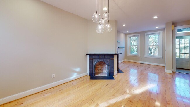 Photo - 1517 D St SE Townhome
