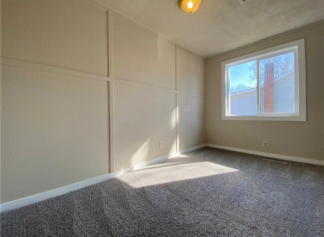 Foto del edificio - 3440 Easton Blvd