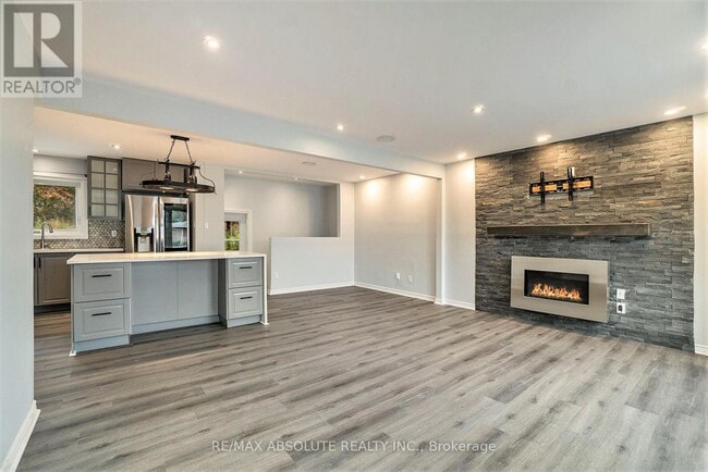 Building Photo - 20 Harwick Crescent