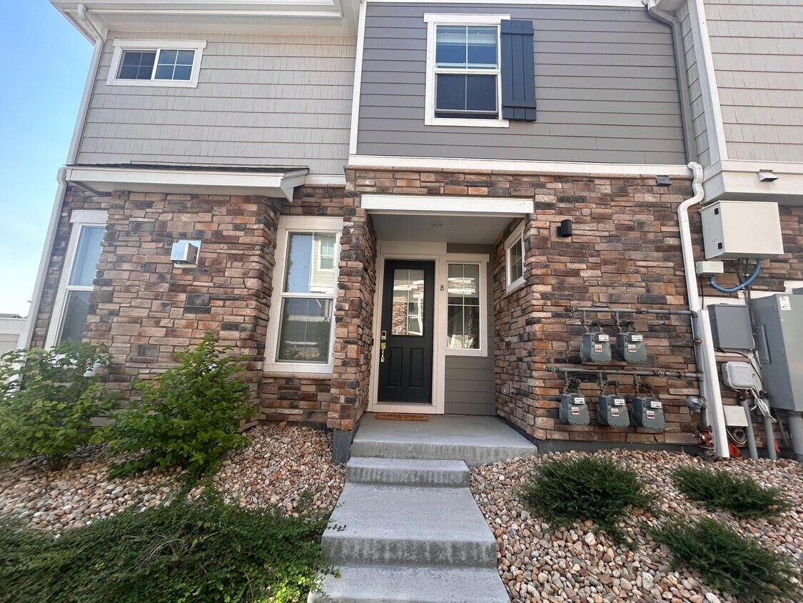 Foto principal - Cozy 2-Bedroom Gem with Modern Touches