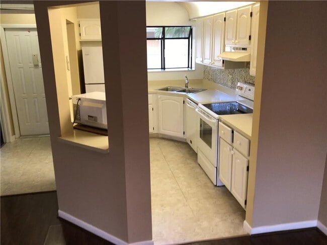 Building Photo - 1250 S Military Trail