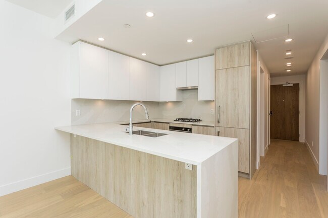 Photo du bâtiment - 311-423 6th St
