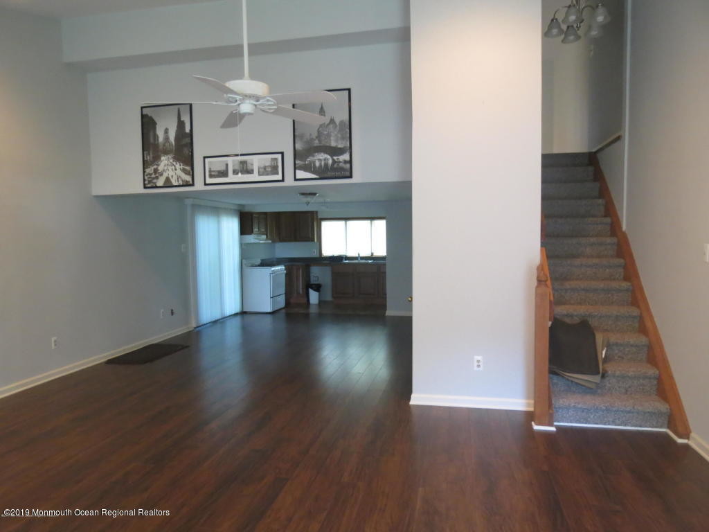 Primary Photo - 127 Hubbard Ave