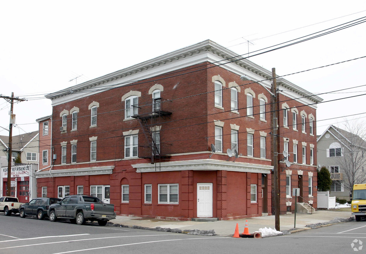 Foto del edificio - 187 Midland Ave