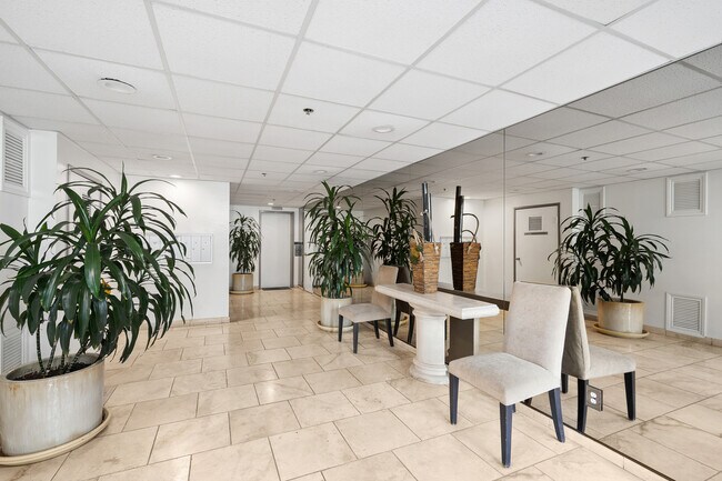 Vestíbulo - 432 S Hamel Rd