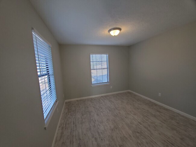 Building Photo - 5417 Lagoon Way