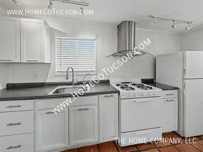 Building Photo - 542 E Speedway Blvd