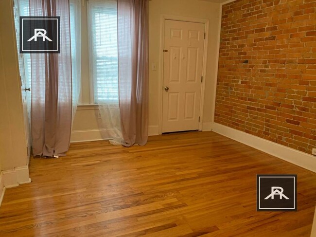 Foto del edificio - 3 bedroom in Brookline MA 02446