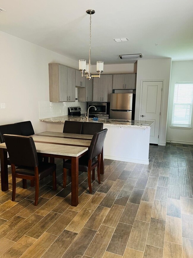 Building Photo - Lakeview Apartments Lakeview Apartments