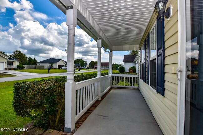 Building Photo - 203 Slate Ct