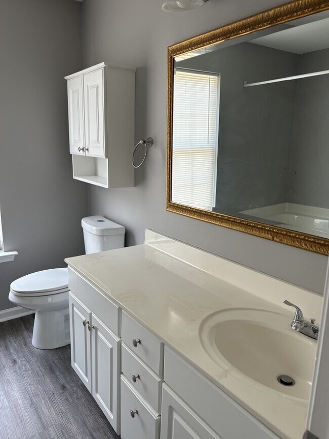 Building Photo - House in Simpsonville