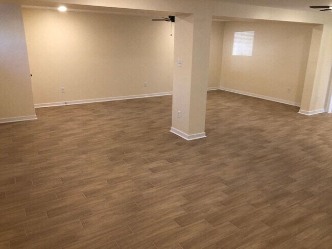 Building Photo - Large Renovated Home in North Chesterfield