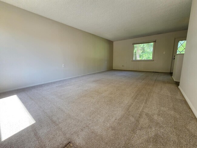 Building Photo - 7939 E Cree Lake Dr S