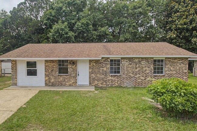 Building Photo - 108 Phylis Dr
