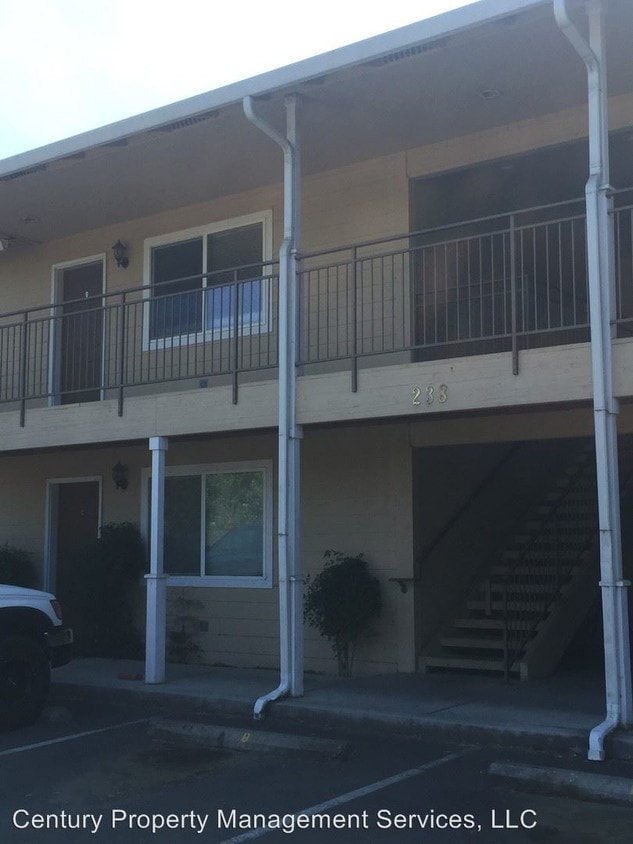 Primary Photo - 238 Berrydale Ave