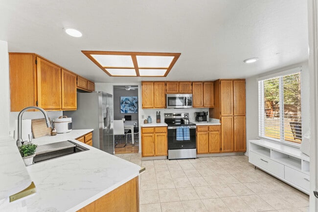 Building Photo - 6591 Enchanted Valley Dr