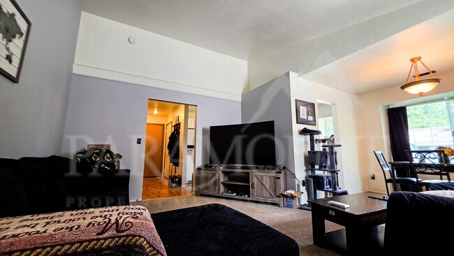 Building Photo - 3-Bedroom Pet-Friendly Unit in Port Orchard