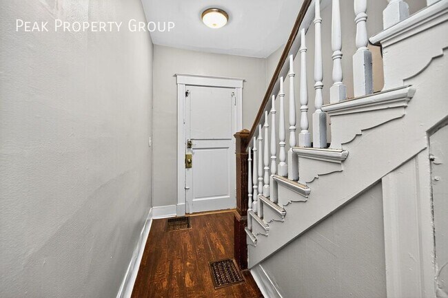 Foto del edificio - 2359 Stratford Ave