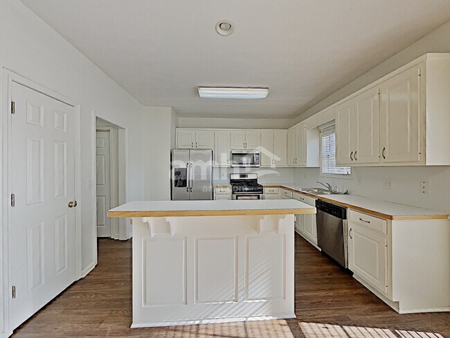 Foto del edificio - 1045 Fieldstone Dr