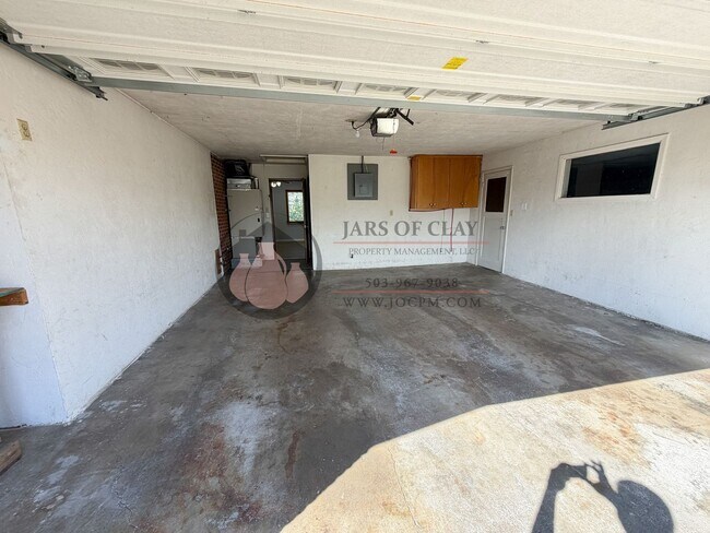 Foto del edificio - 3BR Single-Level Home in NE Salem | Tons of Storage!