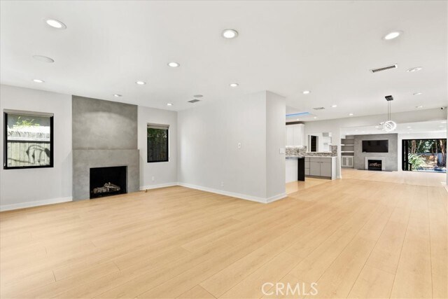Building Photo - 15221 Valley Vista Blvd