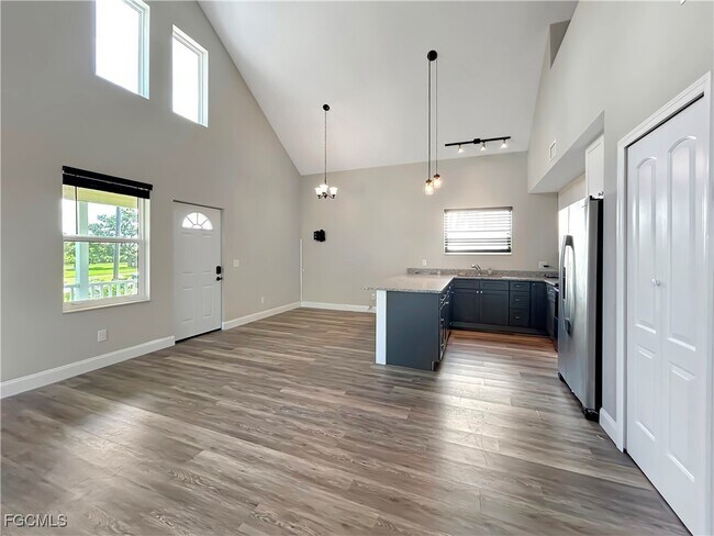 Foto del edificio - 4326 Kerrigan Cir