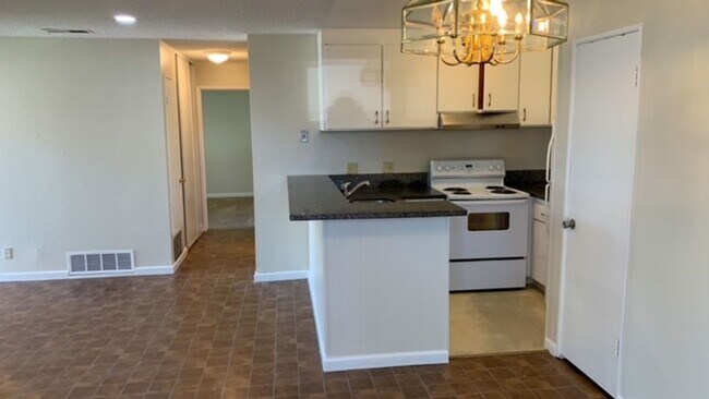 Foto del edificio - COMING SOON! | $2,800 / 2 BR /1 BA -  REMODELED APARTMENT IN IRVINGTON AREA OF CENTRAL FREMONT