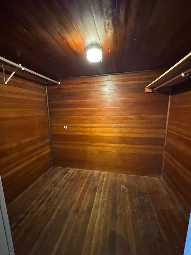 Foto del edificio - 1 bed/1 ba triplex- S Yuba City