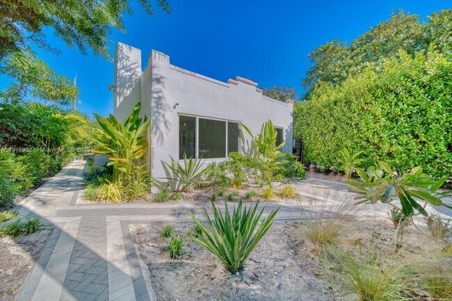 Foto del edificio - 845 NE 119th St