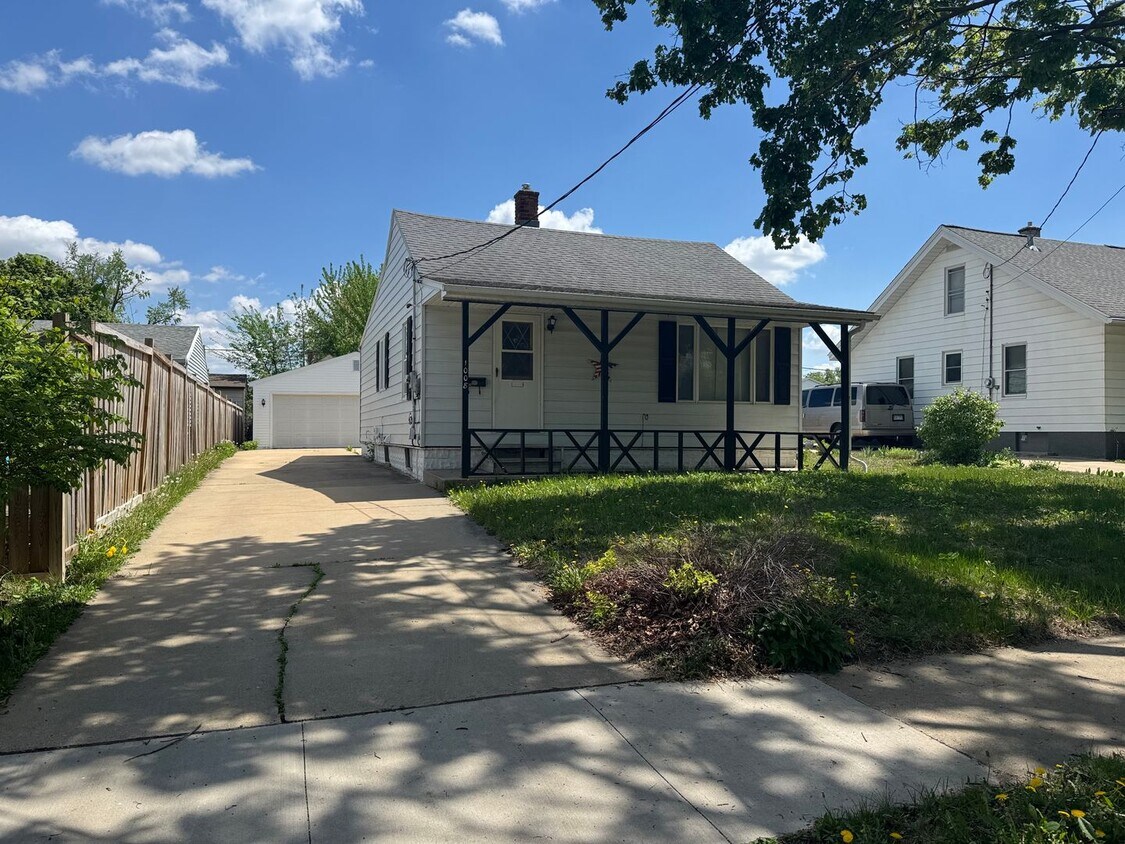 Foto principal - Non-smoking house for Rent 2 bedroom 1 bat...