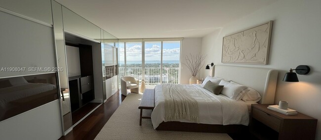 Building Photo - 881 Ocean Dr