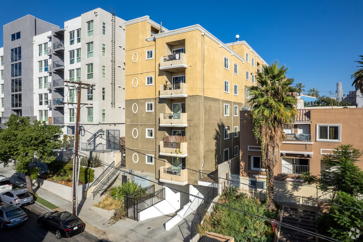 Foto principal - 442 S Lake St