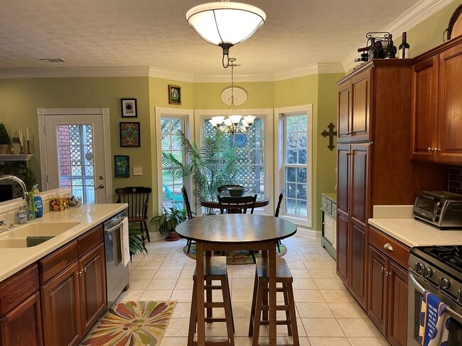 Photo - 655 Belmonte Dr House