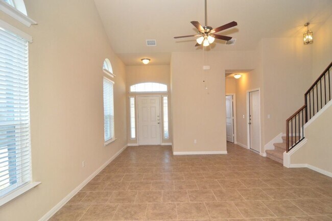 Building Photo - 4 bedroom home in Meadows of Kyle