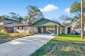 Building Photo - 7814 Pin Oak Dr