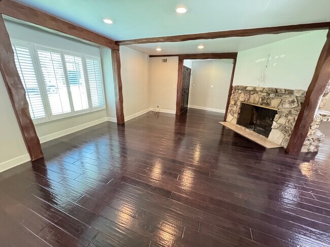 Foto del edificio - 3957 Woodfield Dr
