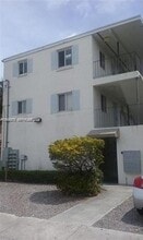 Building Photo - 3680 Oak Ave